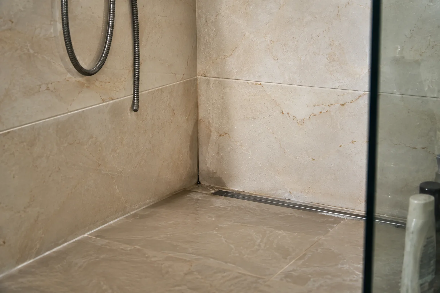 Expert in Lekkage in de douche